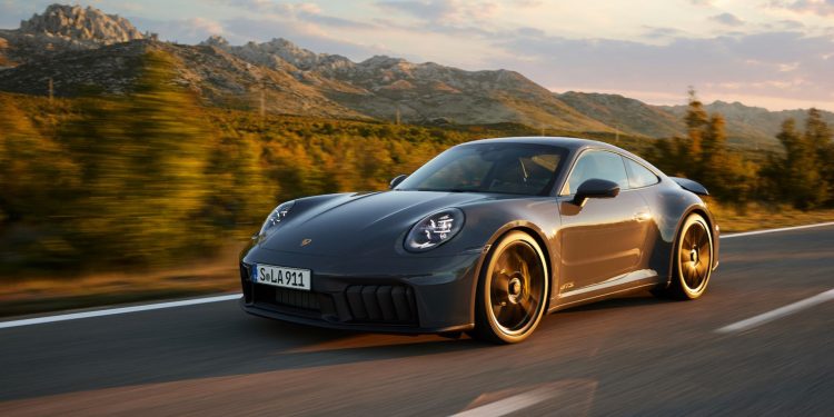 Porsche 911 Turbo S Hybrid to Debut by Year’s End