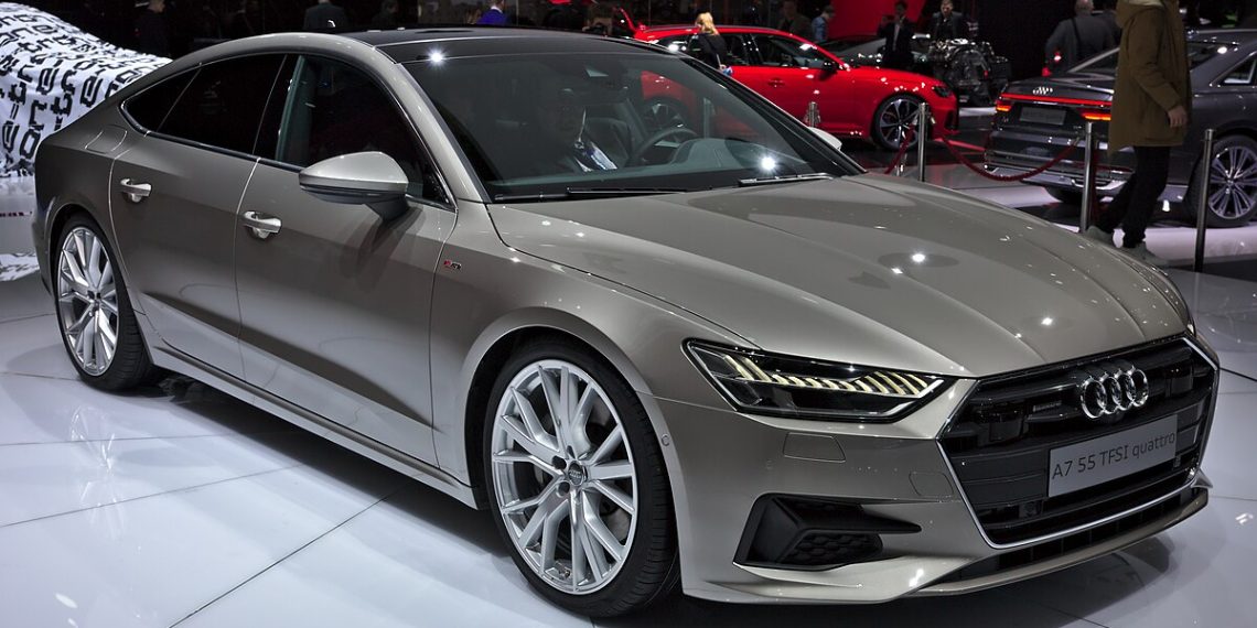 Audi’s New Tech Helps Cars Detect Red Lights Early