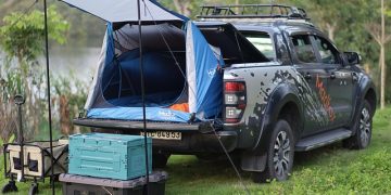 2024 Ford Ranger Raptor: A High-Performance Off-Road Truck with Power and Innovation