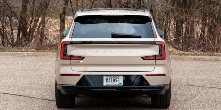 Volvo Considers Entering Full-Size SUV Market to Compete with Mercedes GLS and BMW X7