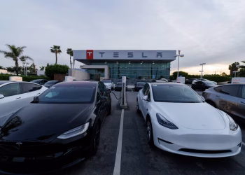 : Tesla Sidesteps California License Suspension After Revising “Autopilot” Advertising